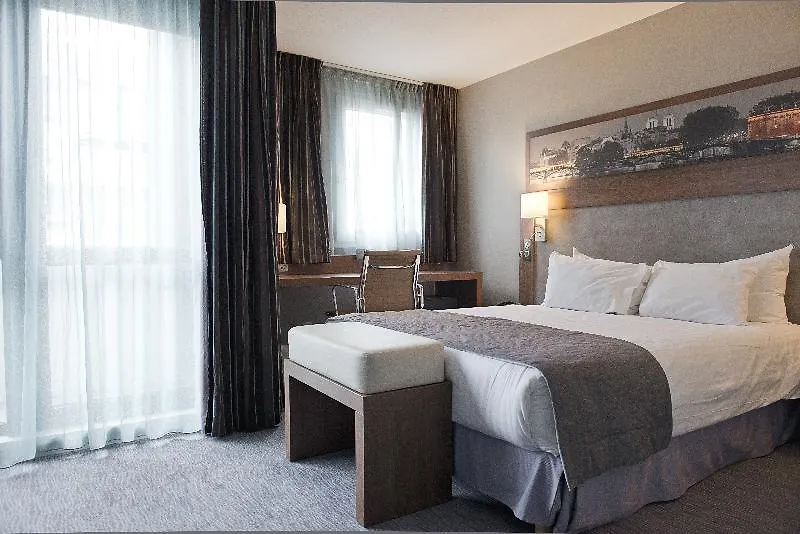 Отель Mercure Paris Montparnasse Pasteur